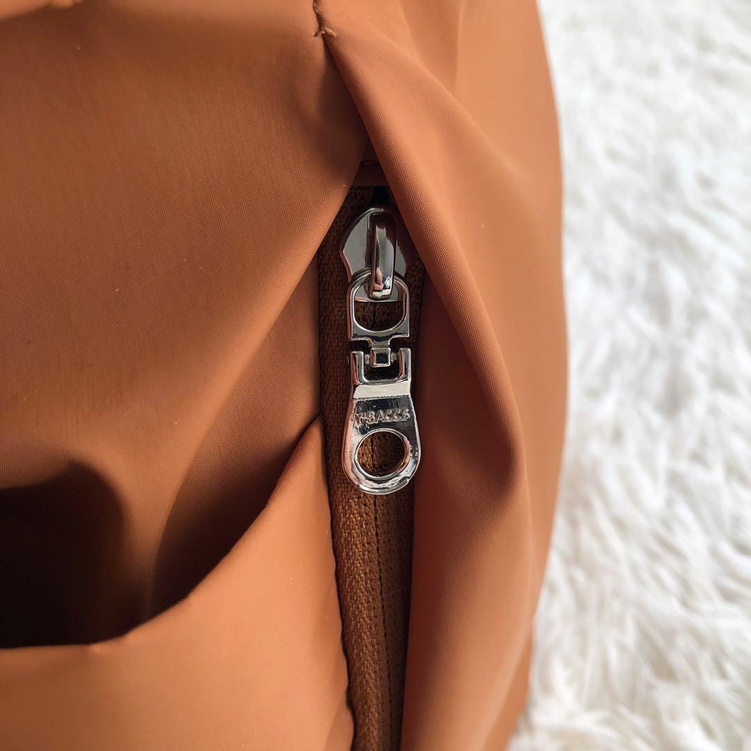 新品未使用✨イザック Y'SACCS トラベルショルダーリュック　キャメル