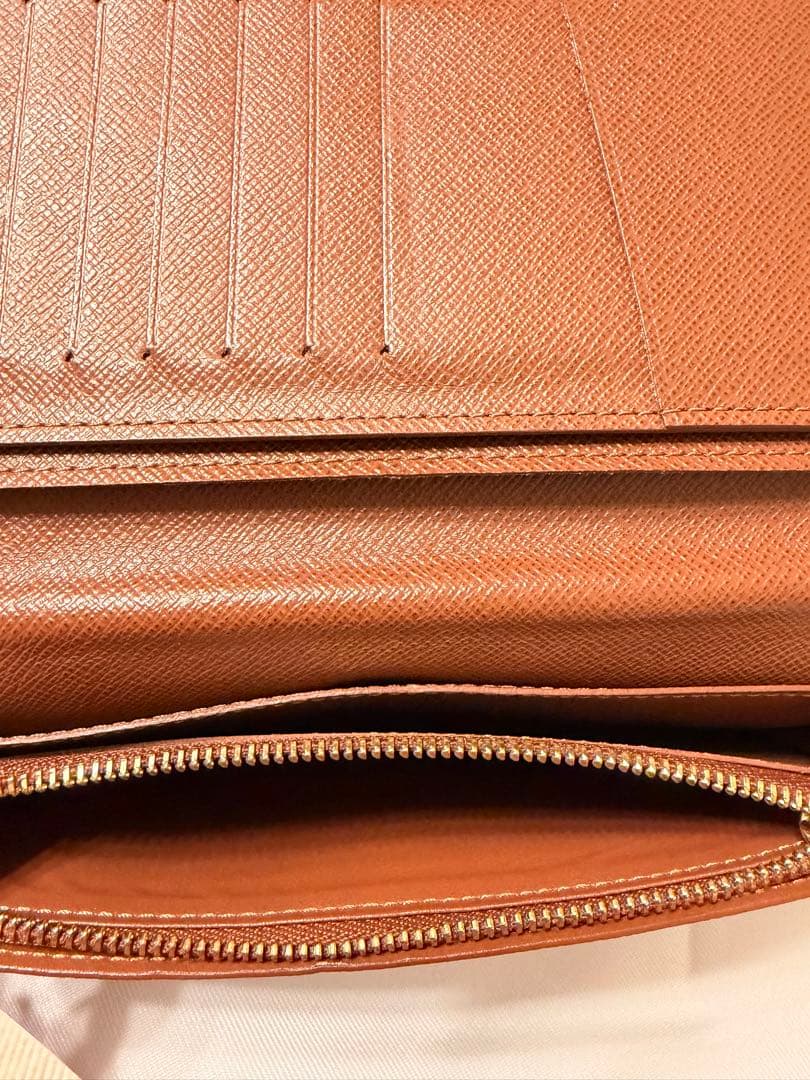 LOUIS VITTON 二つ折り長財布