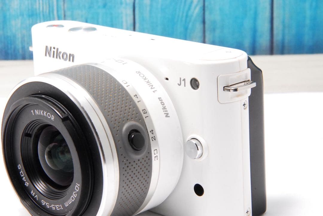 ミラーレス ニコン1 J1 ホワイト 10-30mmレンズ付き Nikon