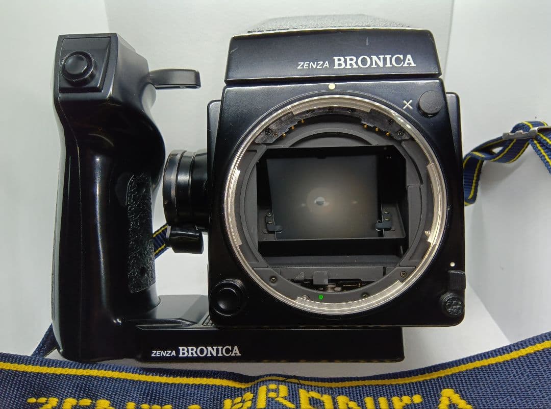 ゼンザブロニカGS-1 6x7 ❨AEプリズムファインダ-G　他多数添付❩　　①