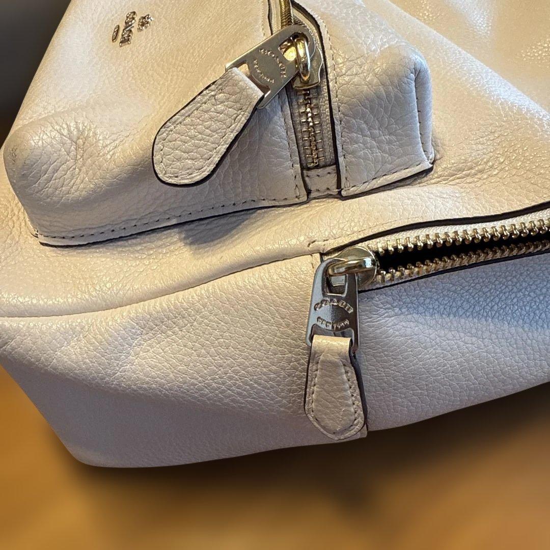 お値下げご相談ください　COACH ホワイト　レザー　リュック　バックパック