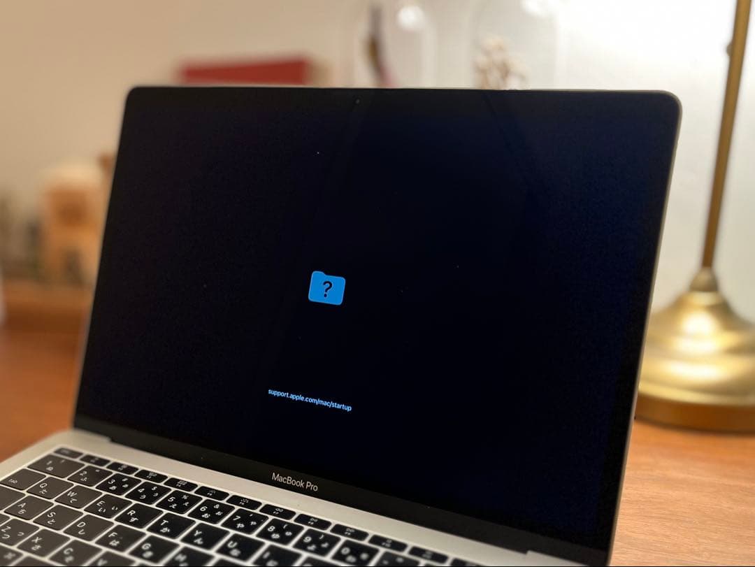 S*e様 【ジャンク品】Apple MacBook Pro シルバー 充電器付き