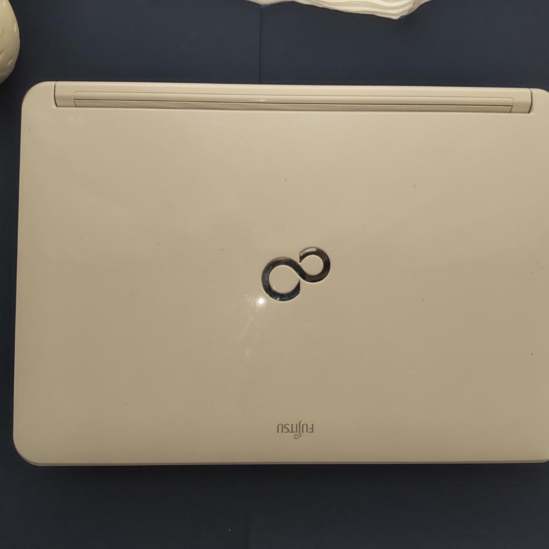 ノートパソコン/富士通/SSD搭載/Windows１１