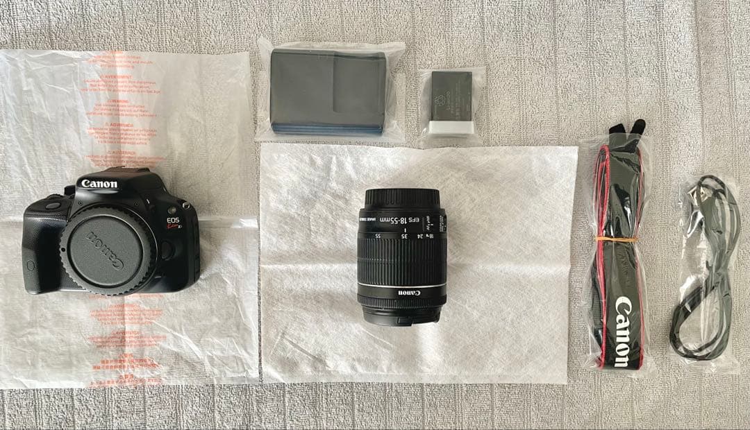 ほぼ未使用CanonキヤノンEOS Kiss X7元箱、取説付