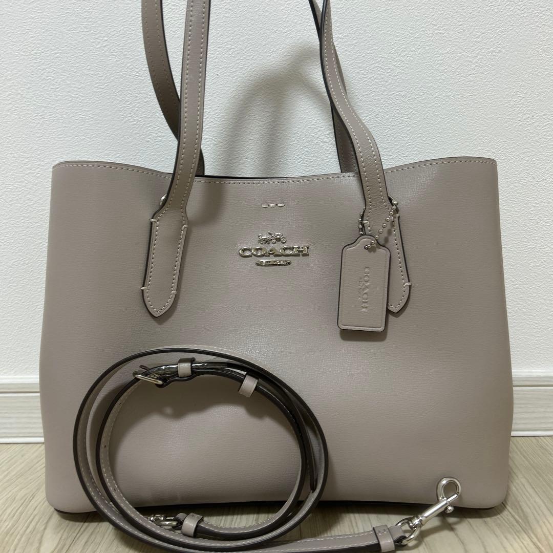 新品 COACH グレージュ ハンドバッグ