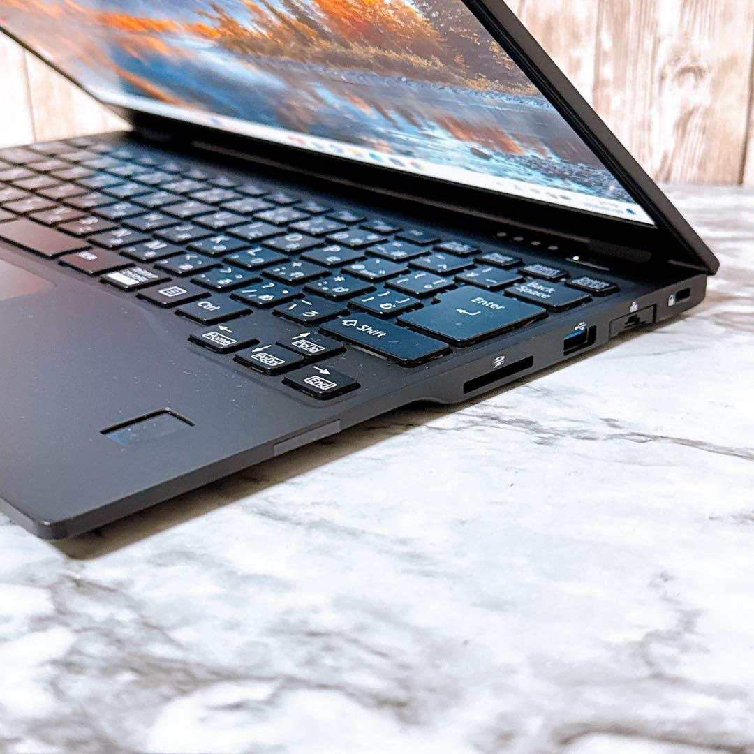 2020年製✨すぐ使える 軽量パソコン 第10世代i5＆爆速SSD/メモリ8GB