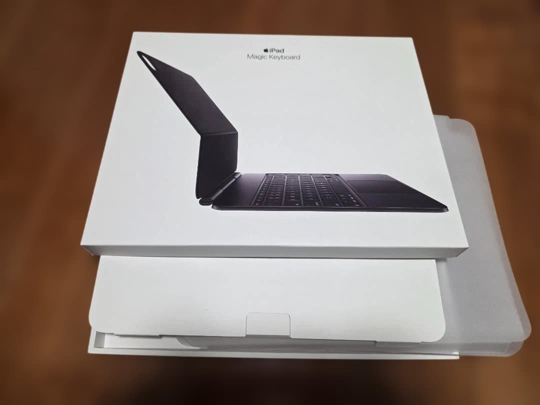 【新品同等】iPad Pro M4 13インチ用 Magic Keyboard