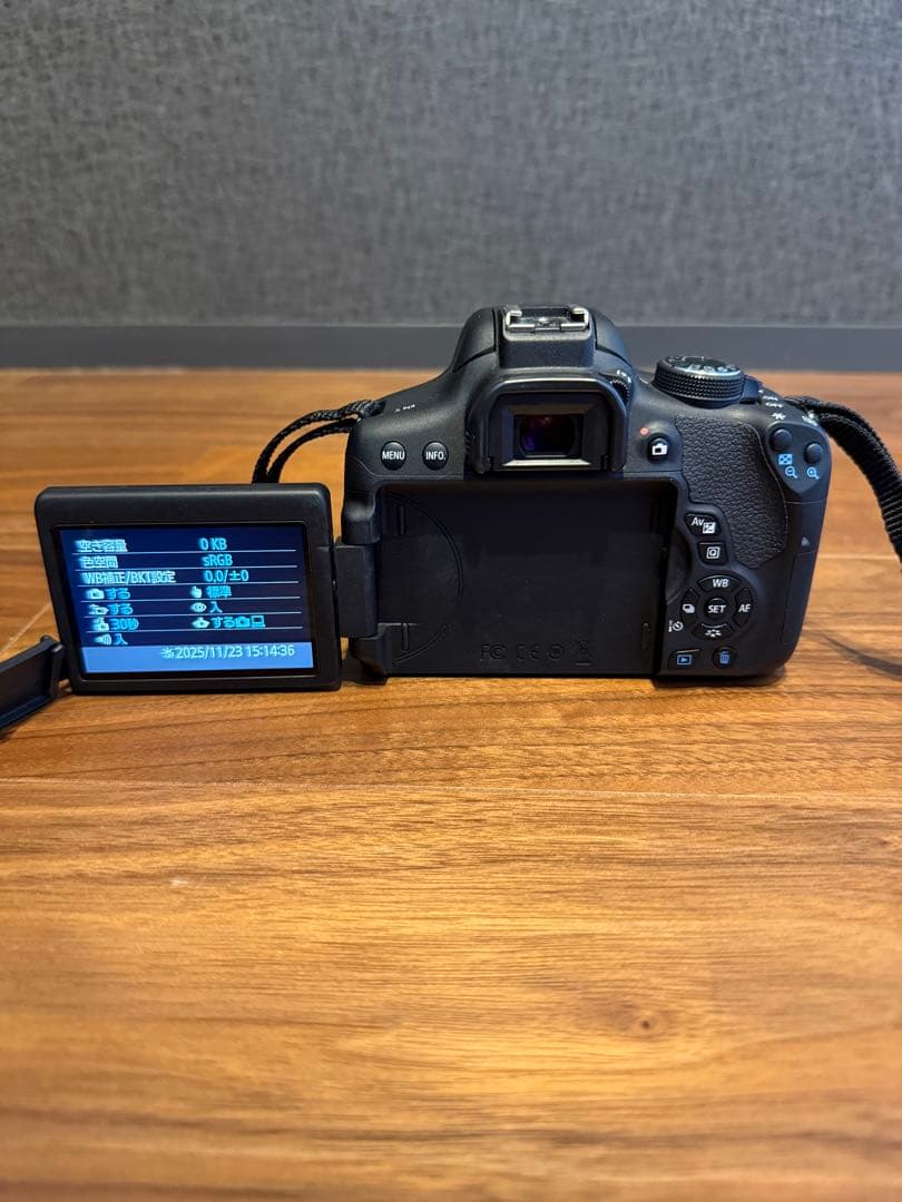 Canon EOS Kiss X8i キャノン デジタル一眼レフダブルレンズ