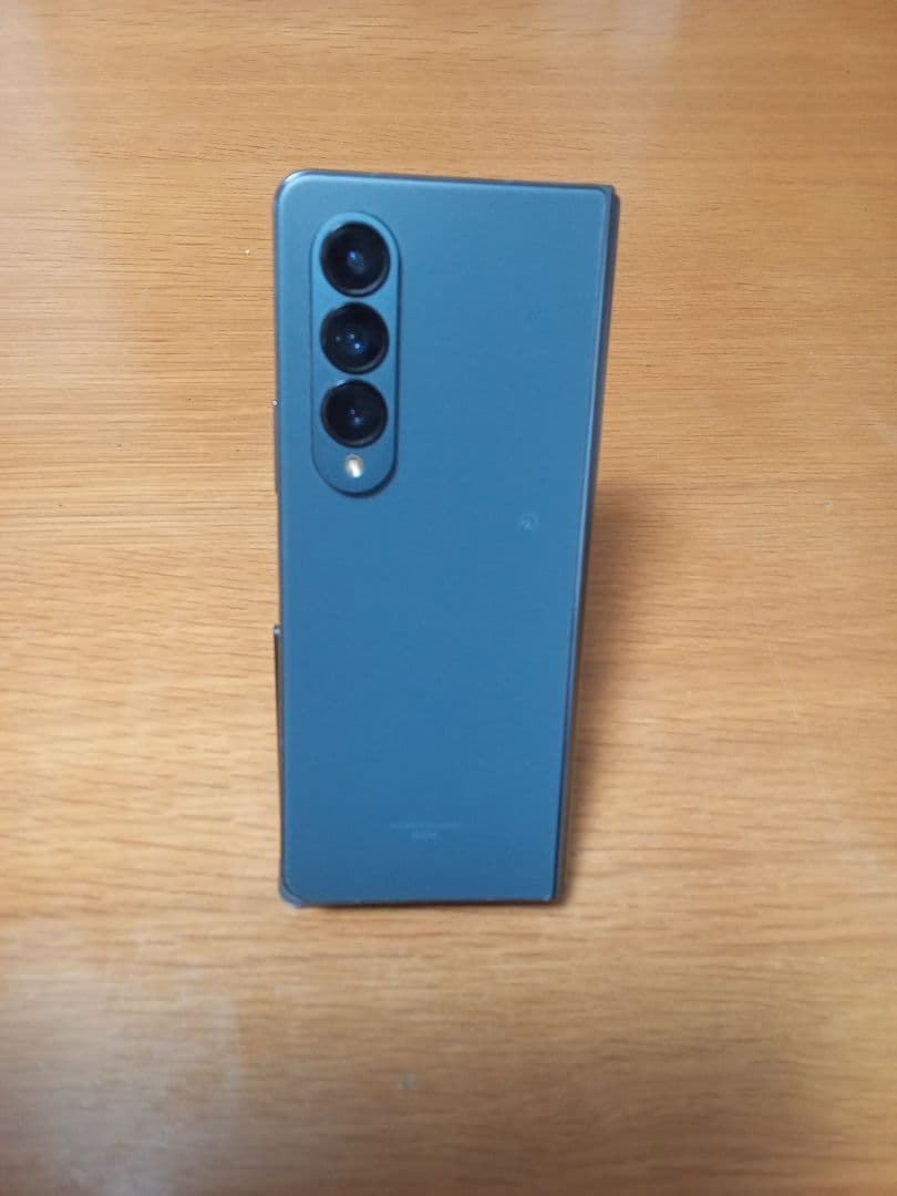 Samsung Galaxy Z Fold ４本体