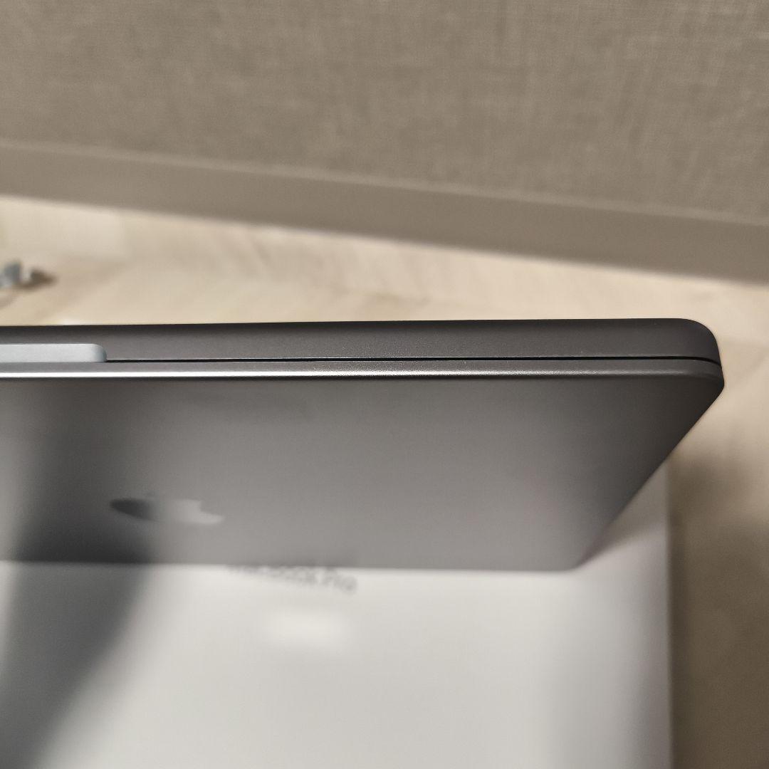 Macbook pro M1 16GB 14インチ 512GB 96%