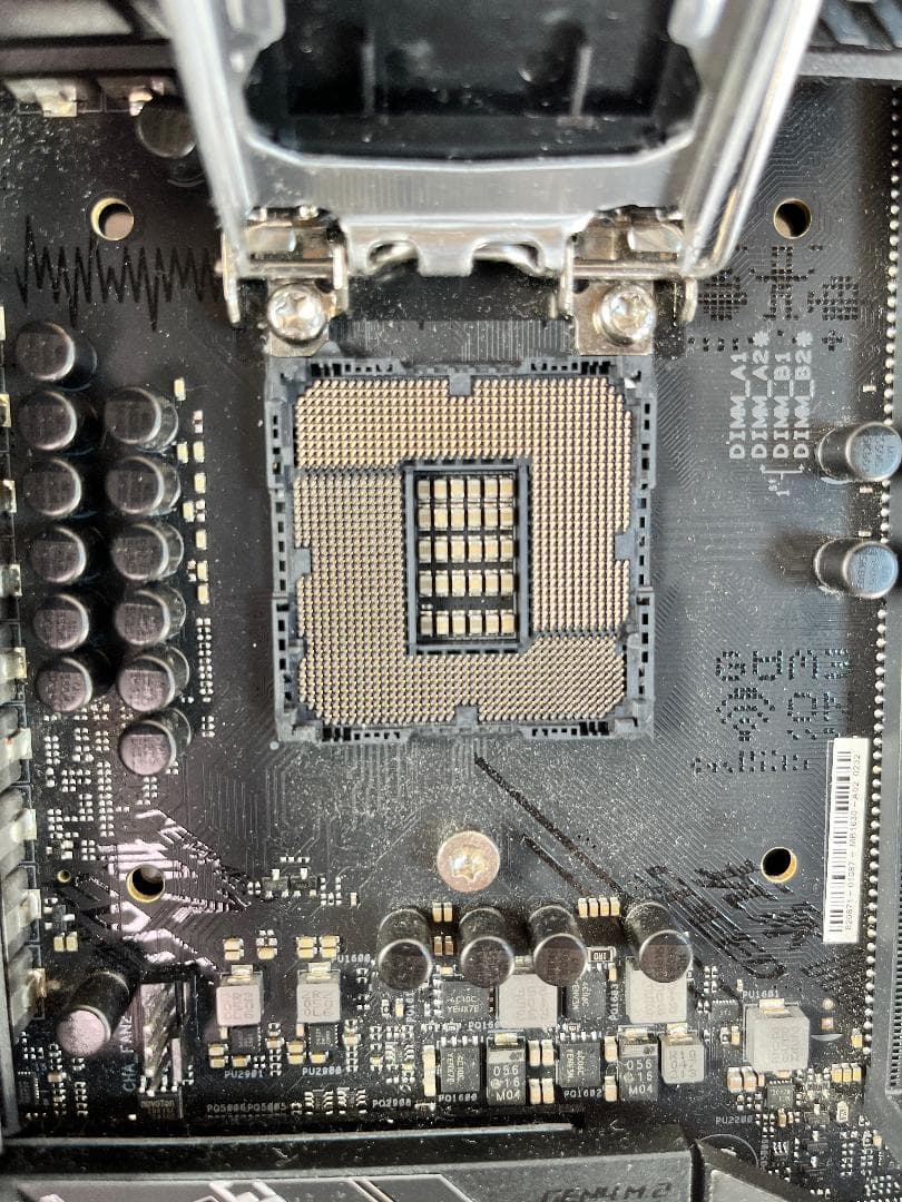 ASUS ROG STRIX Z590-F GAMING WIFI ①