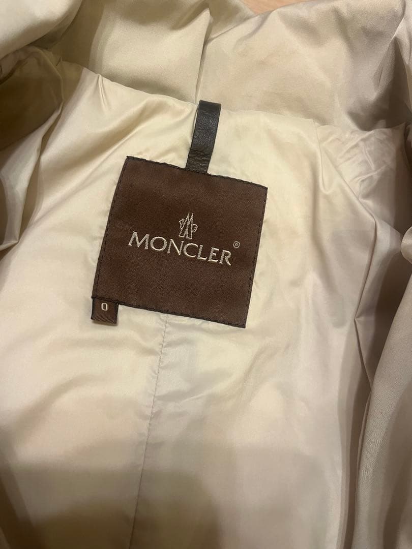 再値下げ！MONCLER ベージュ ダウンジャケット
