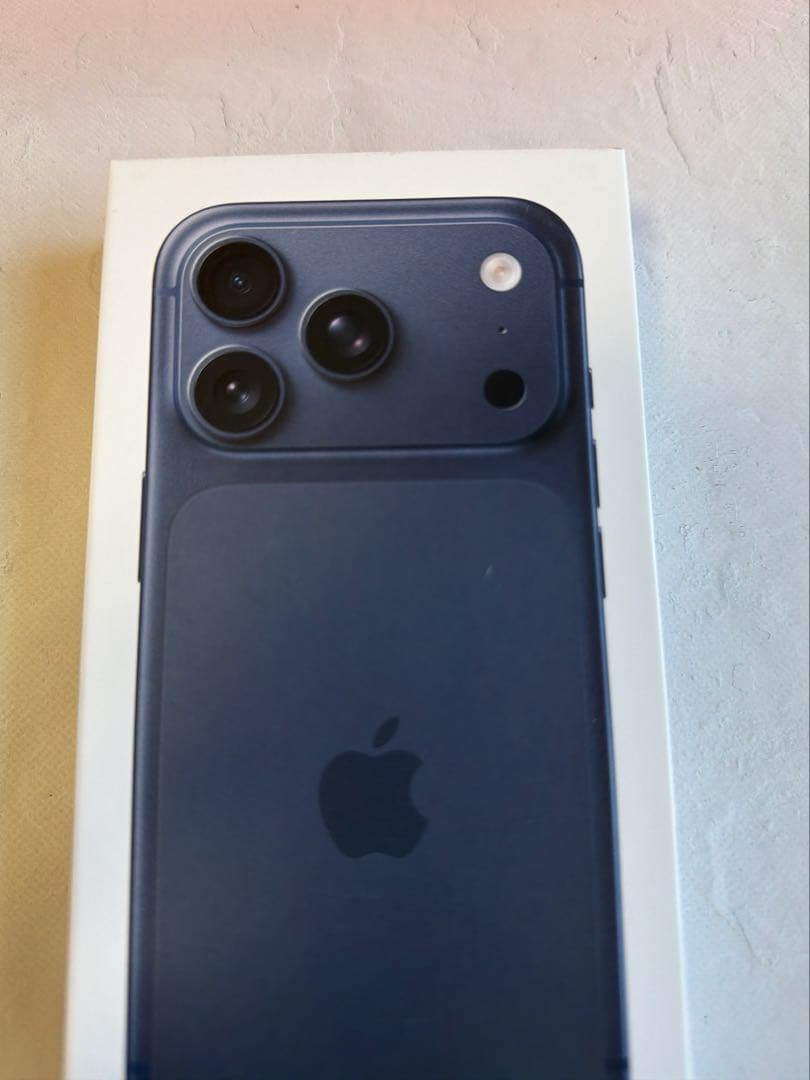 香港版 iPhone 17 Pro 256GB（新品未開封） ネイビー