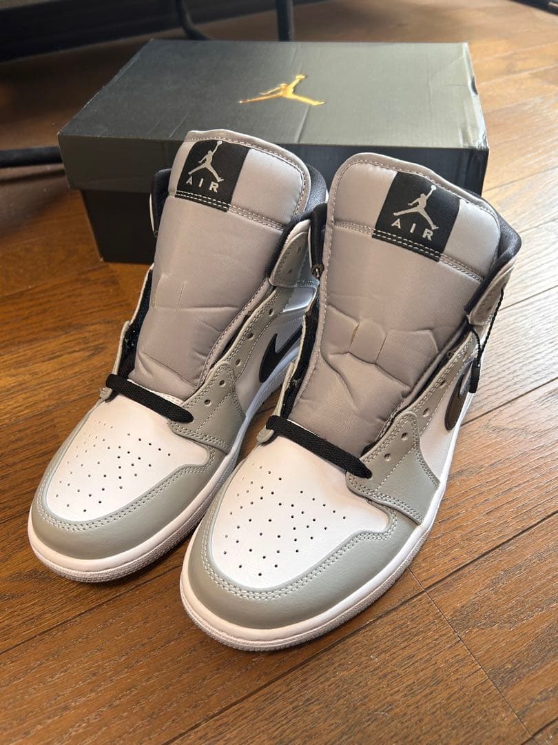 新品未使用　ナイキ エアジョーダン1 ミッドライトスモークグレー　26 UK7