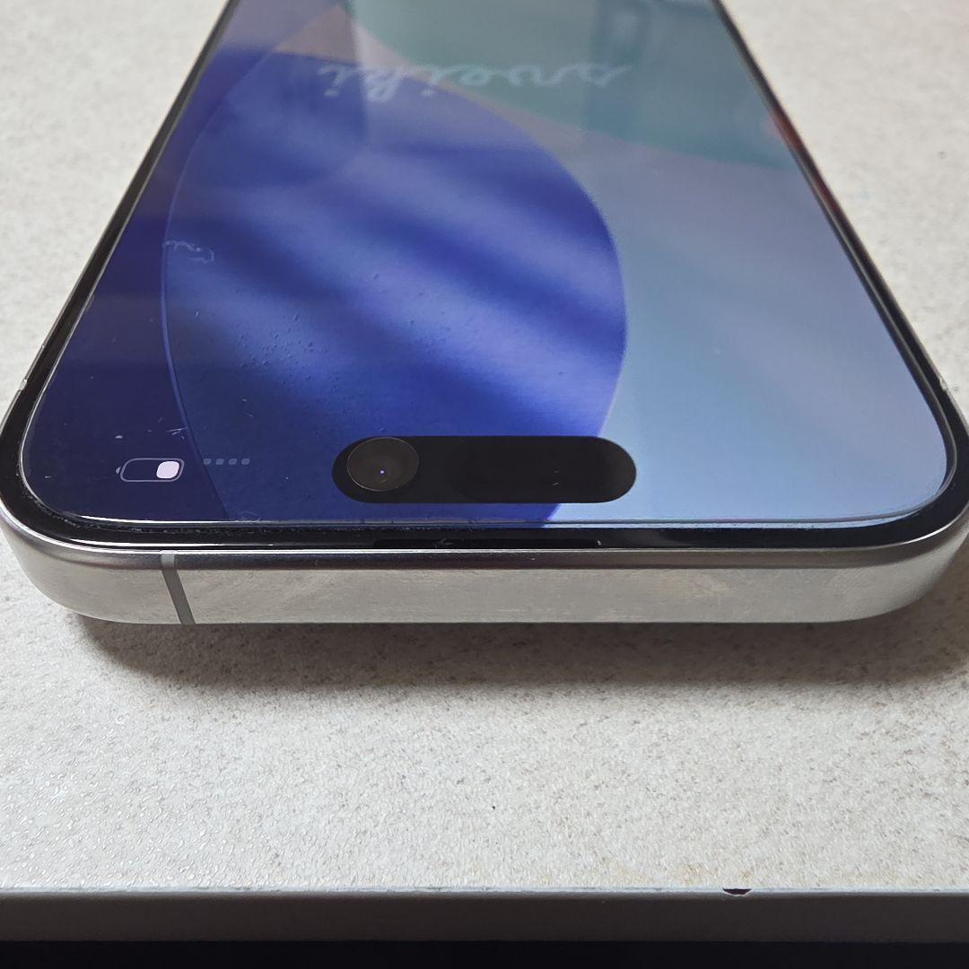 美品iPhone 15 Pro 256GBホワイトチタニウム Apple 携帯