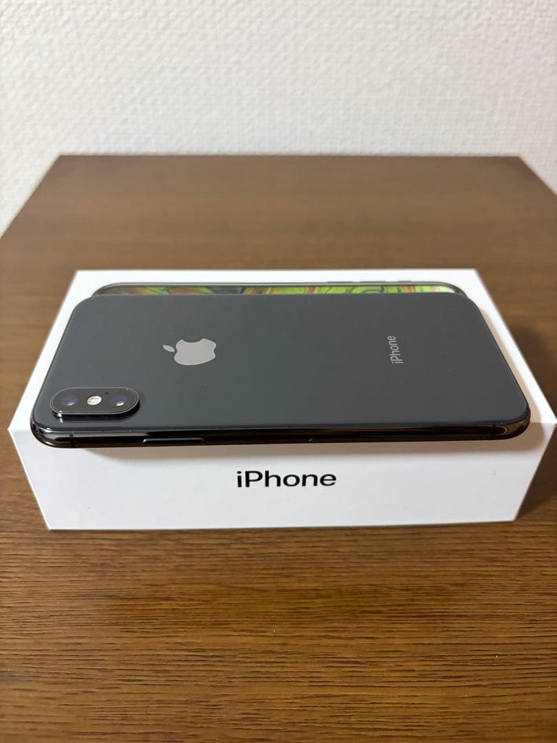 iPhone xs 美品　スペースグレーイ　simフリー　64GB