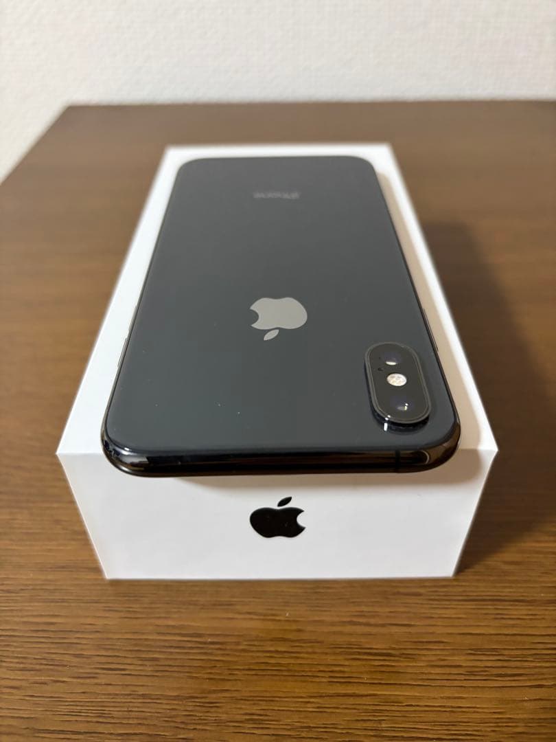 iPhone xs 美品　スペースグレーイ　simフリー　64GB