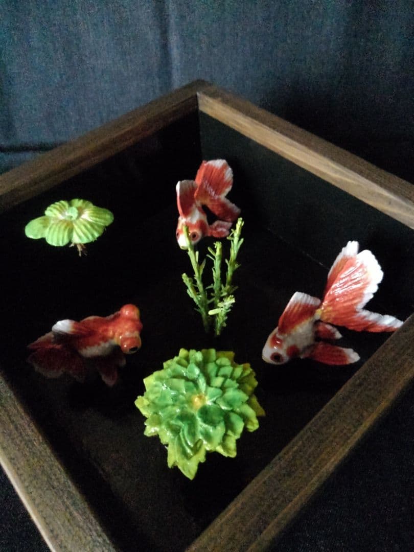 木彫りの金魚