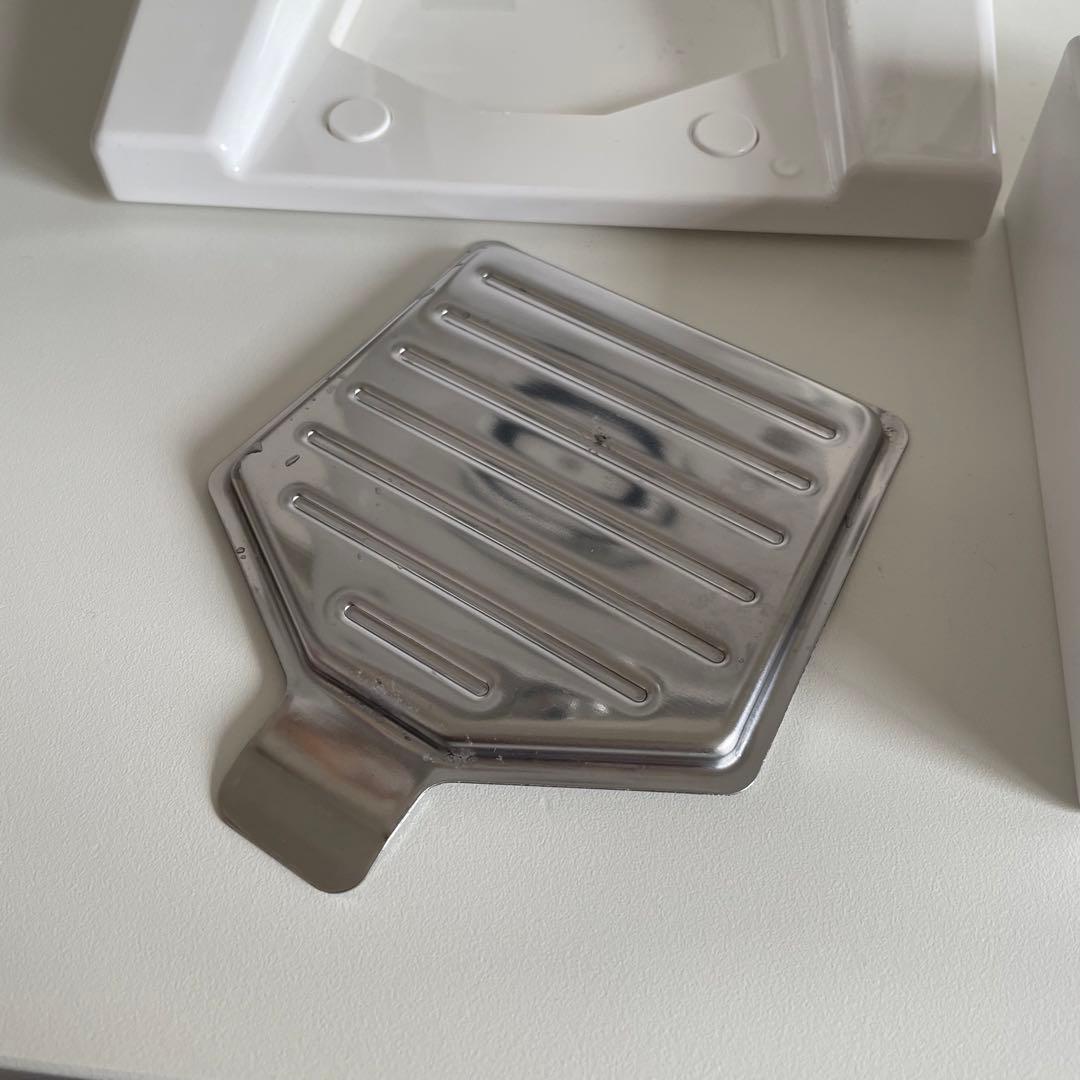 デロンギ　エスプレッソマシンECP3220J 白