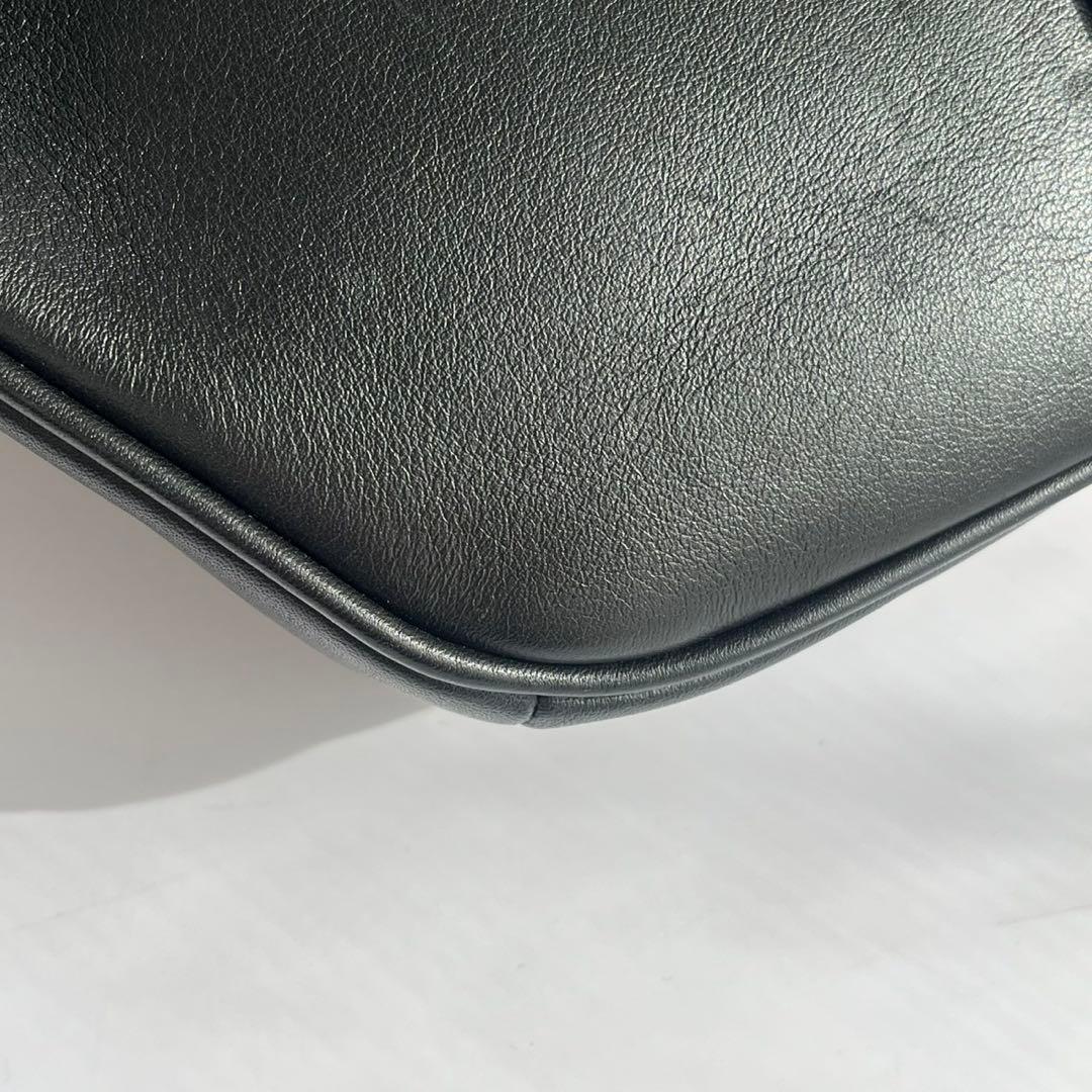 ✨未使用級　近年モデル✨　BALLY バリー　ボディバッグ　ストライプ　黒