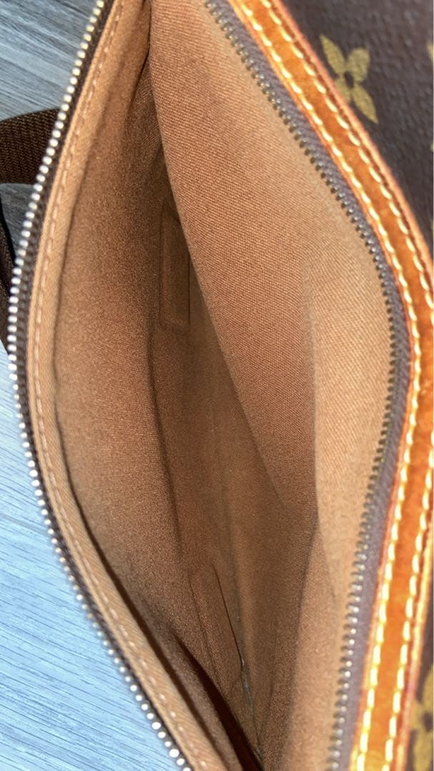 ルイヴィトン　モノグラム　ボスフォール　メッセンジャーバッグ　M40106