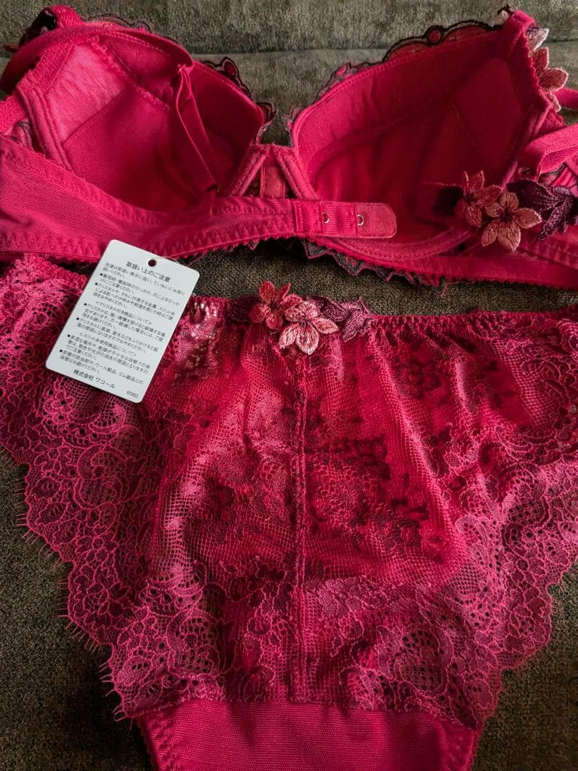紅*て様 ワコール、サルート、02グループ、ブラC75、レースショーツLサイズ。