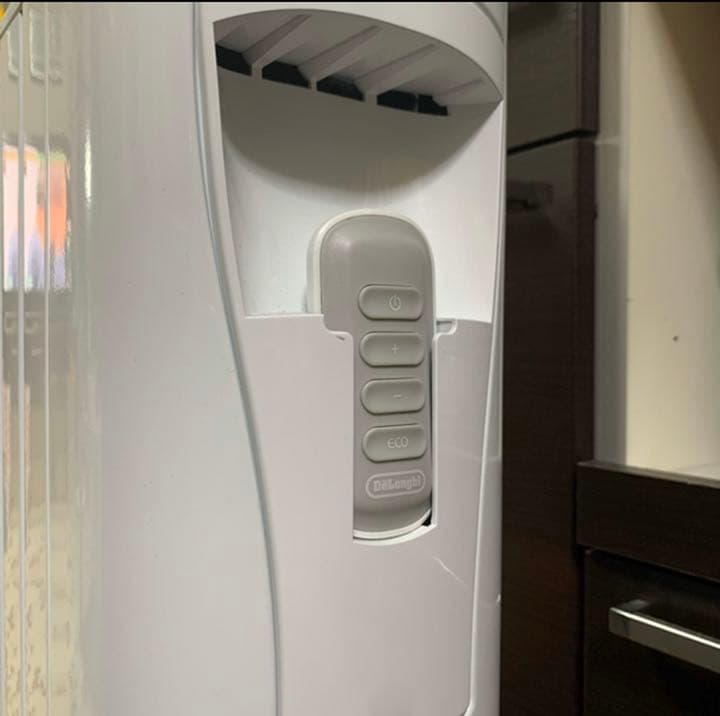 DeLonghi RHJ75V0915 デロンギ　オイルヒーター新品同様