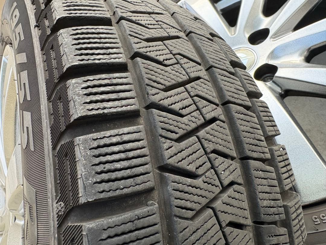 ラージャン様195/55 R16 スタッドレスタイヤ ホイールセット