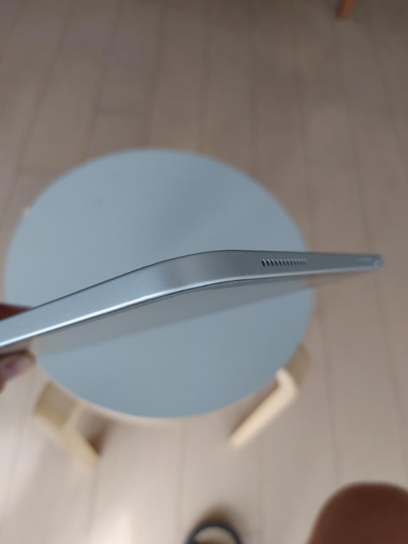 ヒロポン美品Apple iPad 第10世代 シルバー64GBwifi本体