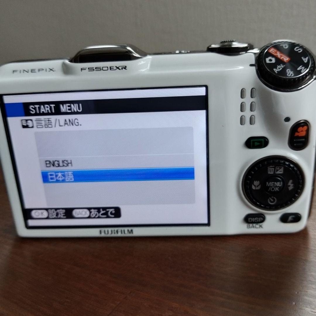 [美品]Fujifilm FinePix F550EXR ホワイト