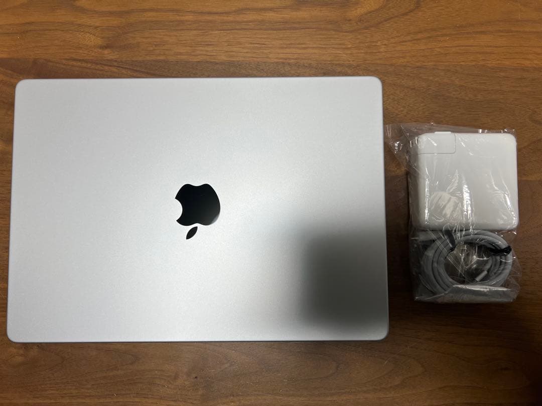 美品&高性能❗️MacBook Pro M1Pro 14in 32&1TB シルバ