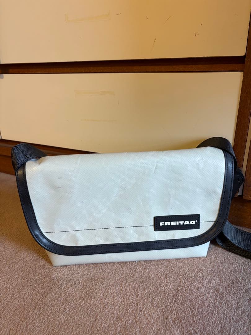 FREITAG メッセンジャーバッグ ホワイト