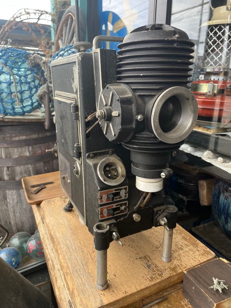 映写機、昭和レトロ映写機、業務用映写機、アンティーク映写機