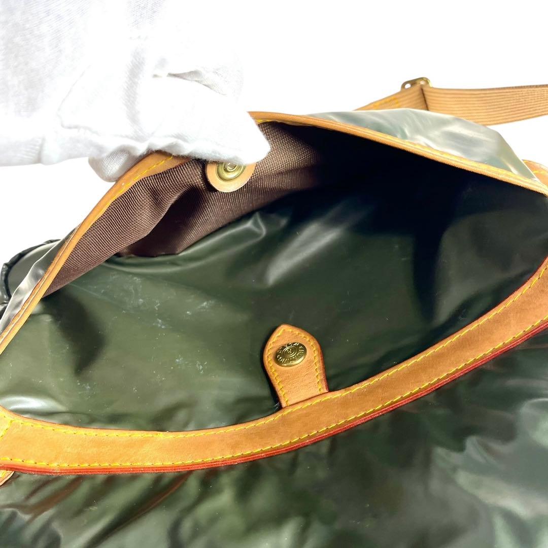 HUNTING WORLD ショルダーバッグ バチュークロス a945