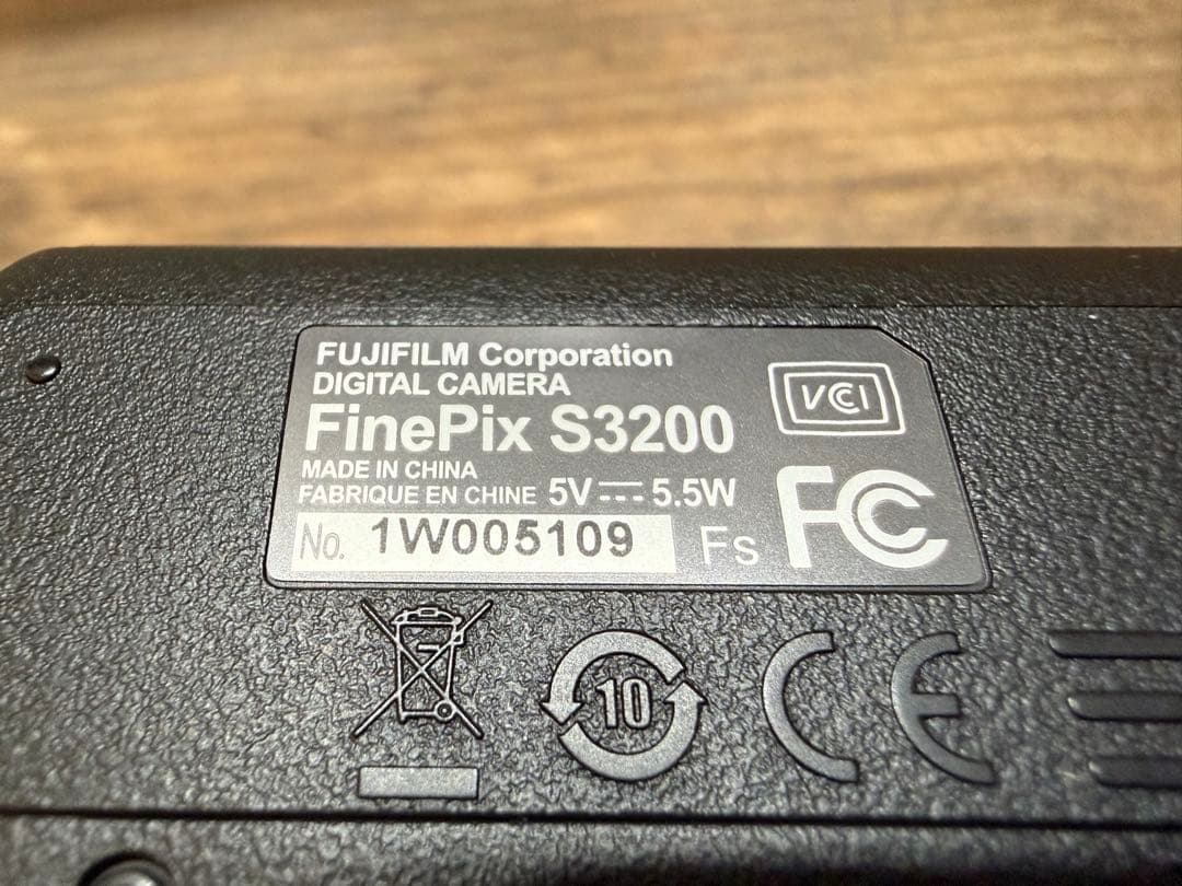 デジタルカメラ FUJIFILM FINEPIX S3200