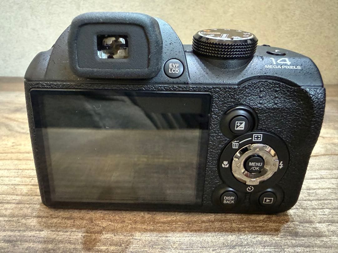 デジタルカメラ FUJIFILM FINEPIX S3200