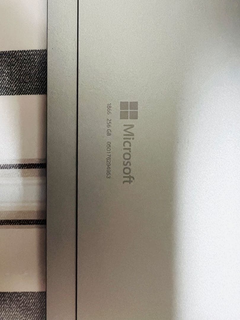 【高性能 : 人気機種】 Surface Pro7 8G/256G Office