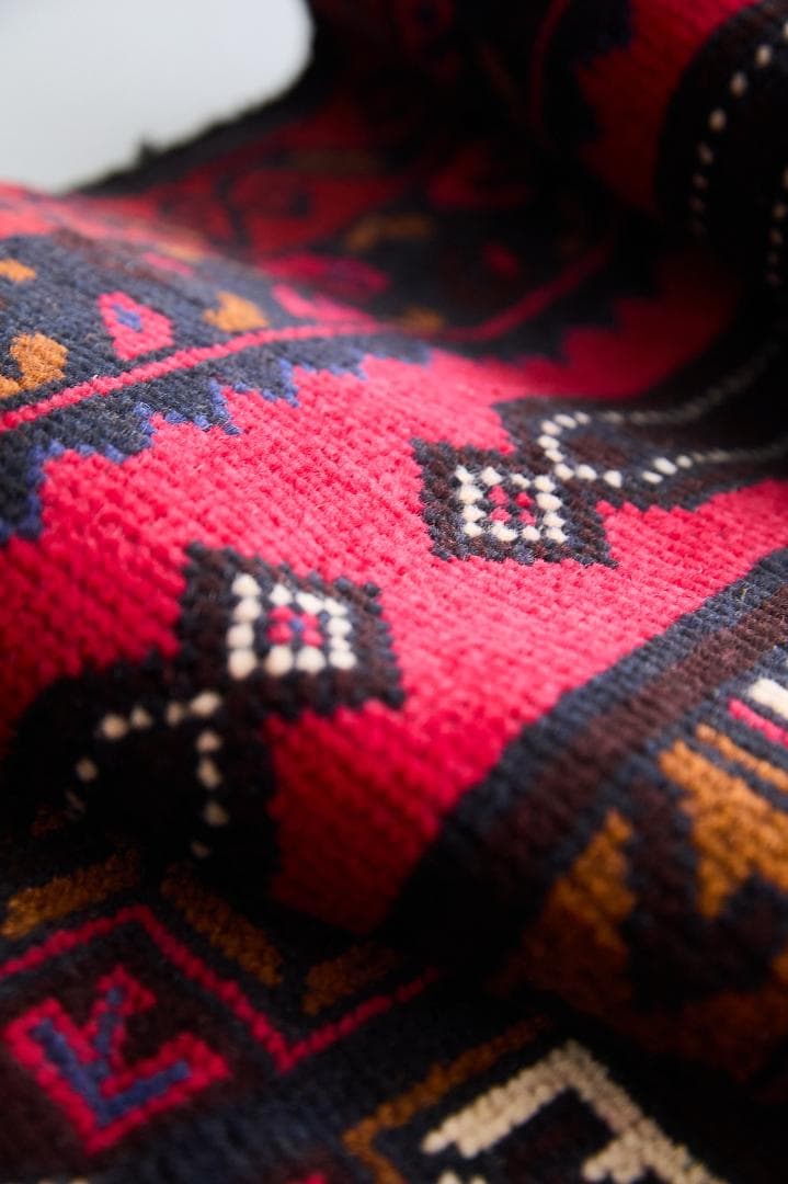 ヴィンテージラグ　トライバルラグ　バルーチ族(199×103cm)茶・赤・紺・黒