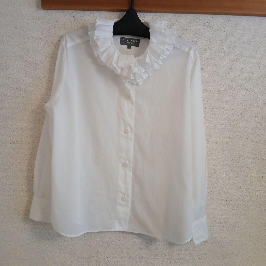 MARGARET HOWELL フリル付きホワイトシャツ Iサイズ