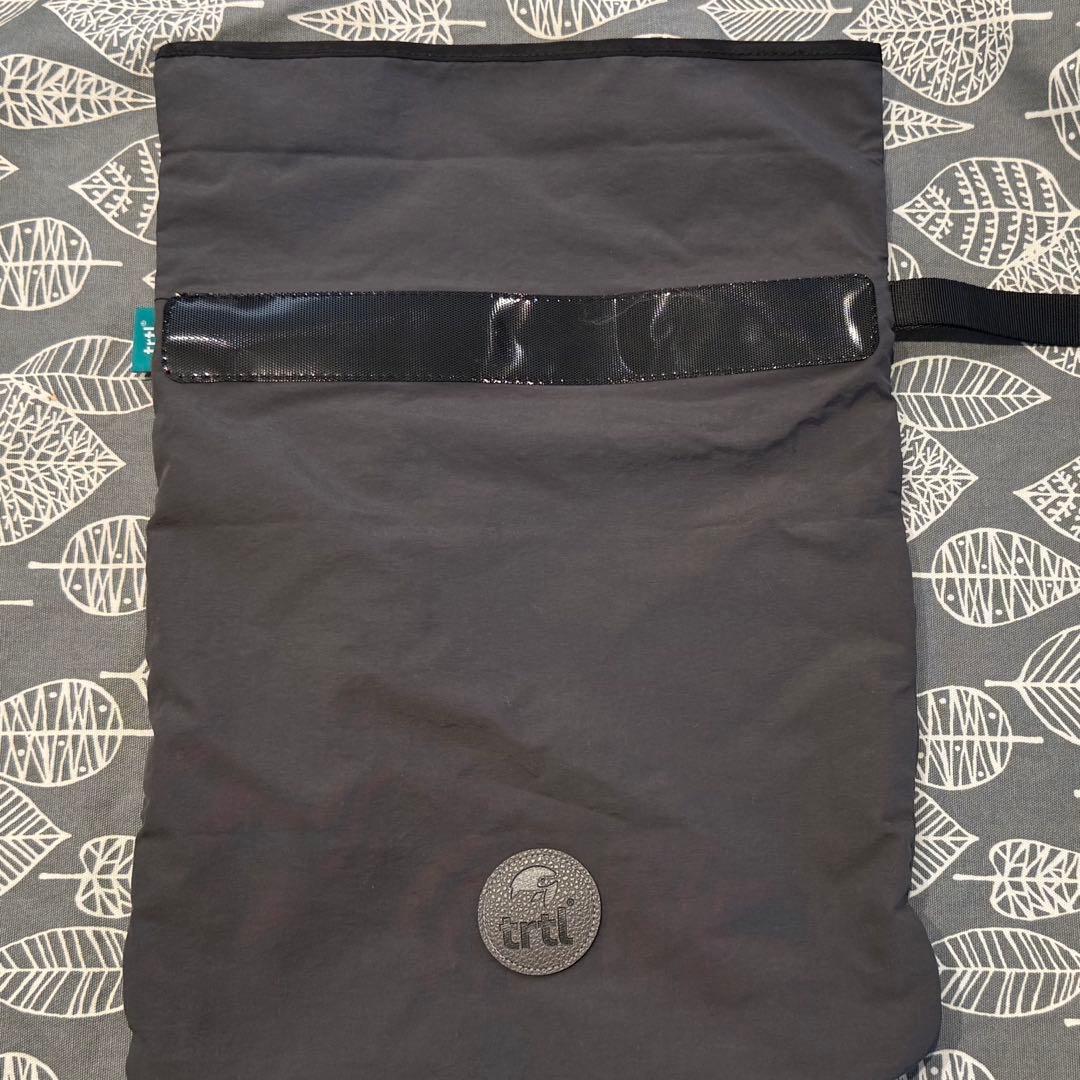 【美品】Trtl Pillow ケース付きネックピロー黒