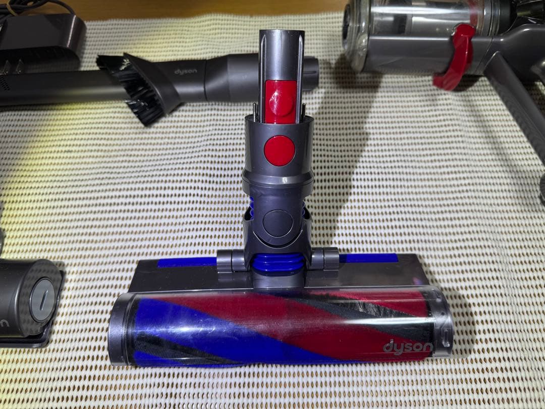 中古　美品　ダイソン　掃除機　SV21 本体　ヘッド　パイプ　[14]