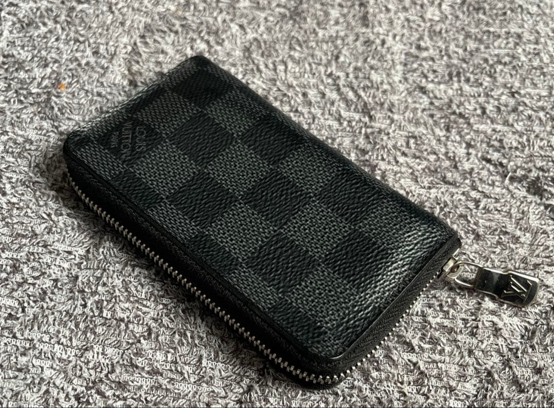 ルイ ヴィトン パース ダミエグラフィットICチップラウンドファスナー 黒