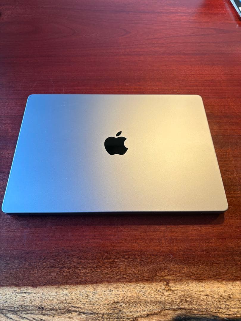 Apple MacBook Pro 2023 14インチ 16G SSD512G