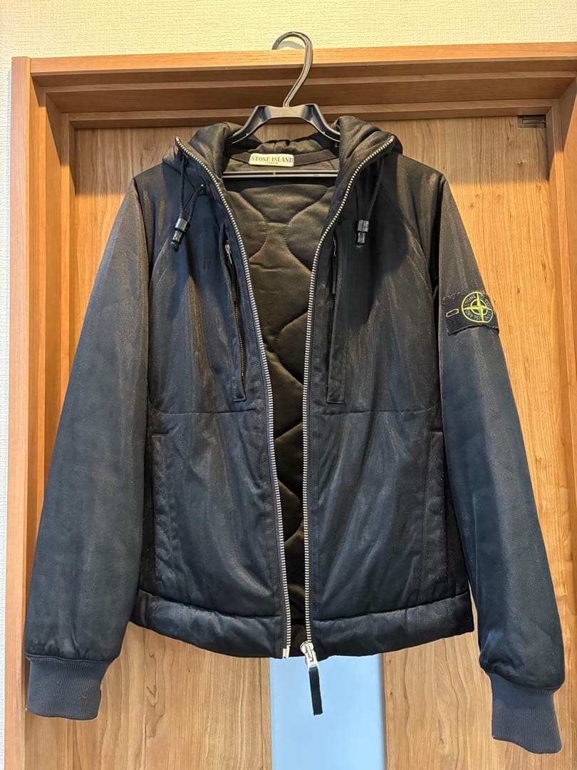 STONE  フード付きブラックジャケット