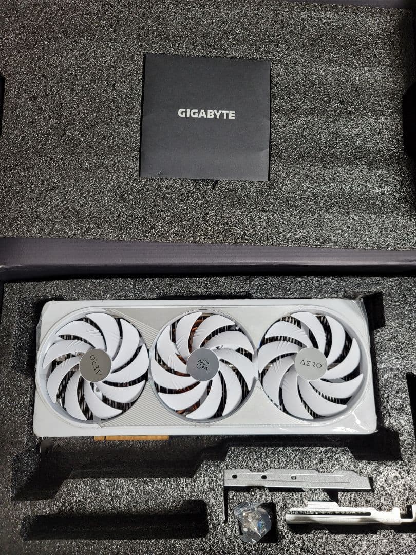 GIGABYTE AERO OC RTX 4090 ジャンク