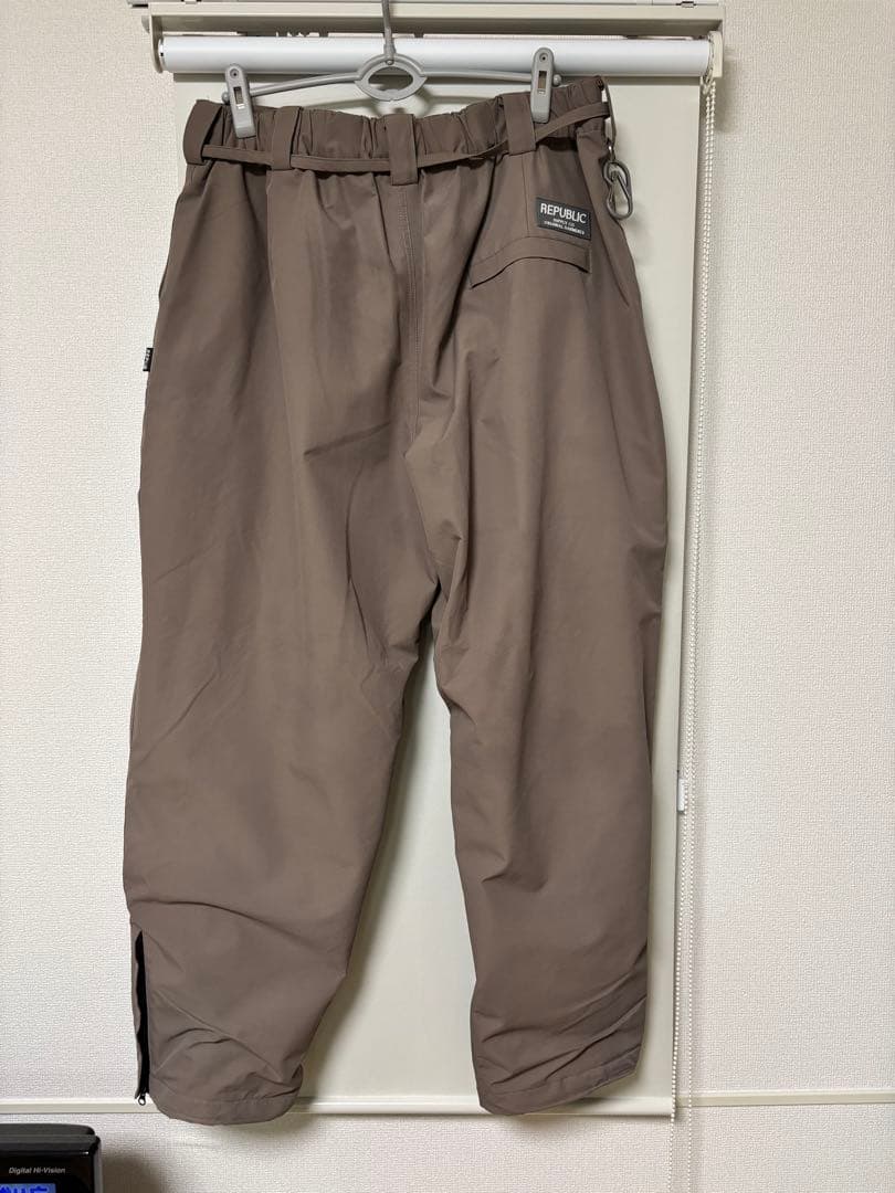 republic スノーウェア　上下セット（XL）