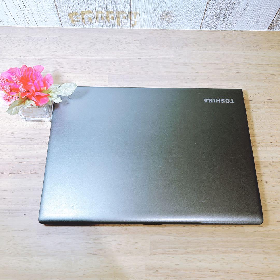 136 美品 ノートパソコン カメラ付き Windows11 東芝 設定済み