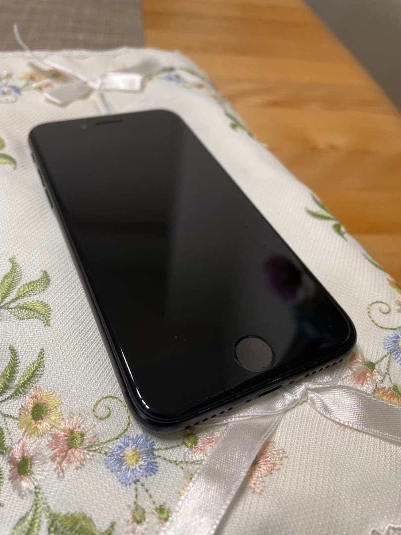 Apple iPhone se2 ブラック本体　64g