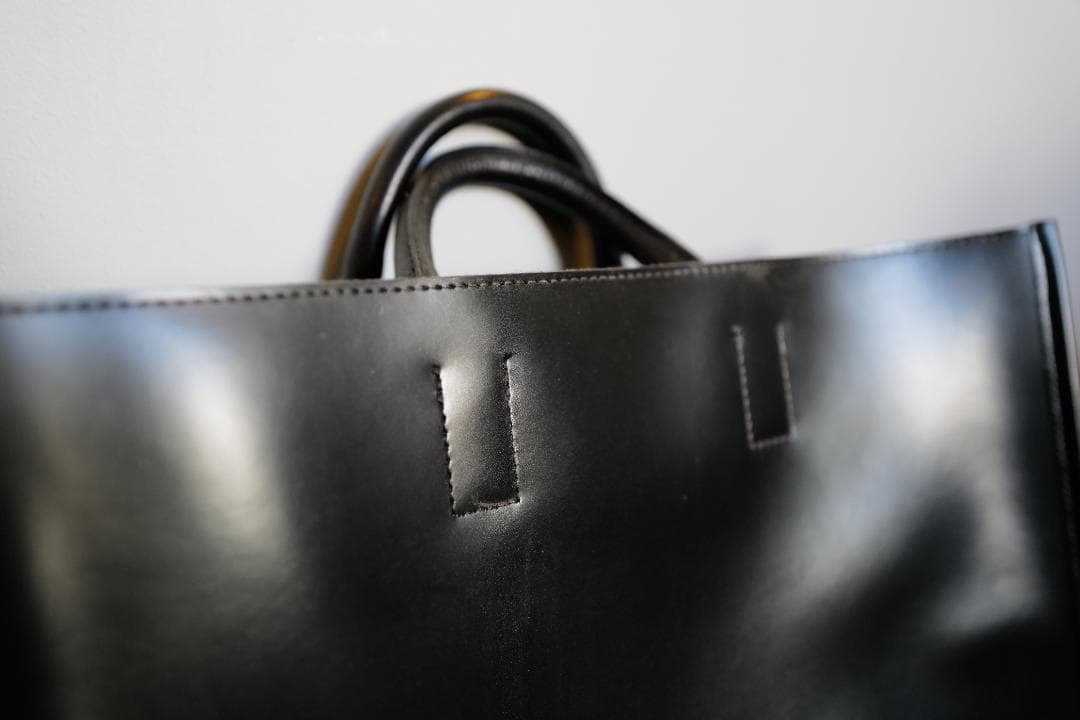 PIENI TOTE L Black / レザートートバッグ