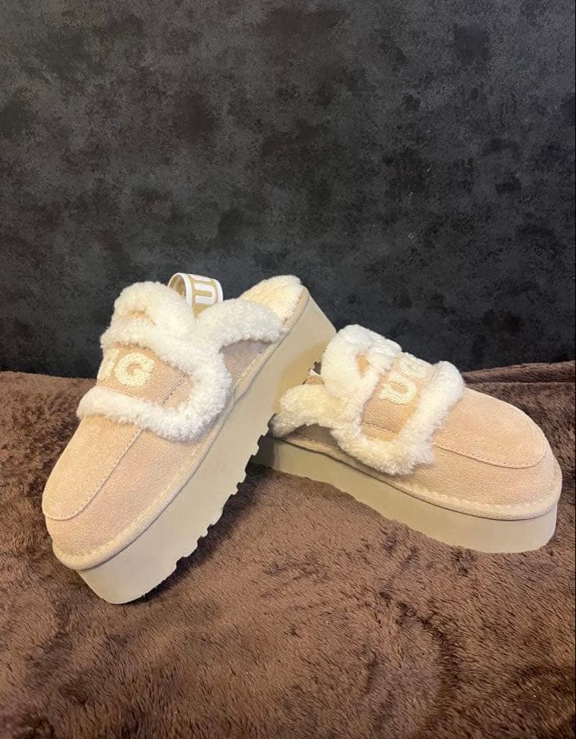 UGG アグ　ベージュ 厚底サボサンダル　ブーツ 25CM